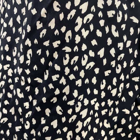 ACOA Black Button Up V-Neck Blouse Sz Large Leopard Print Pattern Poet Sleeves - Picture 5 of 9